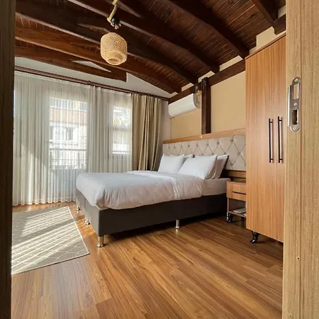 Hotel Palmera Art House