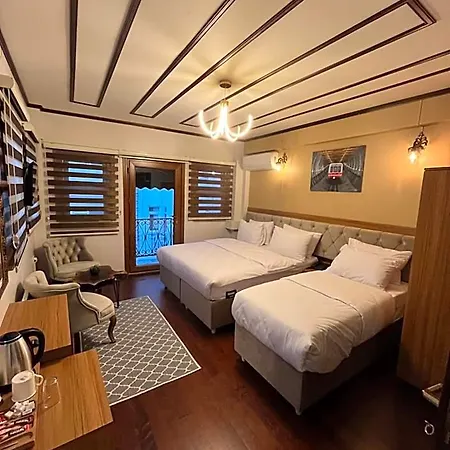 Palmera Art House