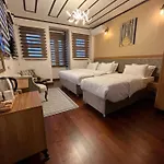 Hotel Palmera Art House