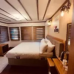 Hotel Palmera Art House