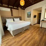 Palmera Art House *